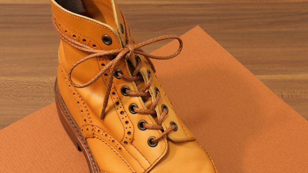 トリッカーズの靴紐の通し方、結び方【カントリーブーツやバートン】